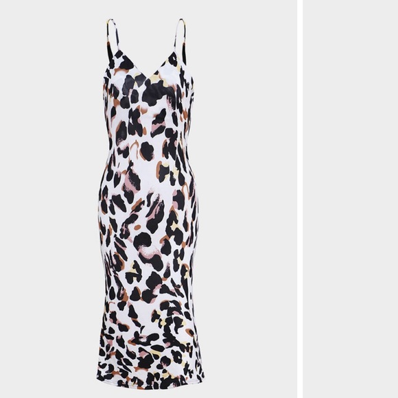 ✨Last✨Leopard Slip Dress - Picture 2 of 6